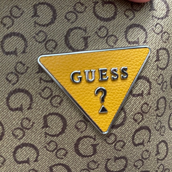 Guess fanny pack for women - Picture 4 of 4